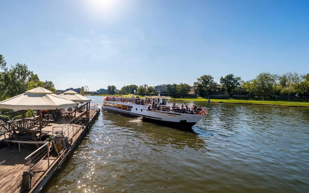 Krakow Vistula River Evening Sightseeing Cruise with Guide Image 1