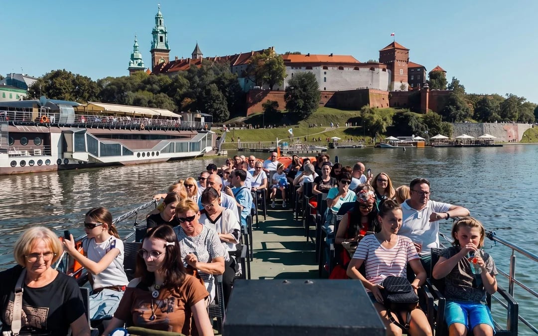 Krakow Vistula River Evening Sightseeing Cruise with Guide Image 2