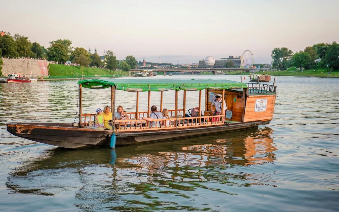 Krakow Vistula River Sightseeing Cruise on a Traditional Boat Image 5