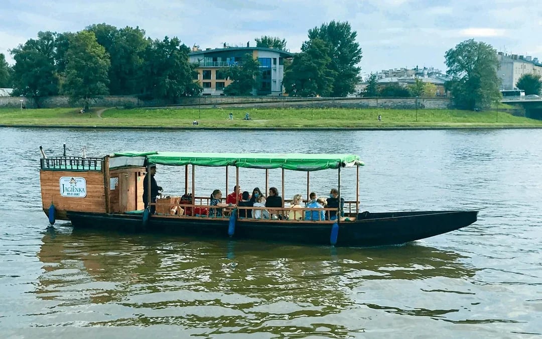 Krakow Vistula River Sightseeing Cruise on a Traditional Boat Image 6