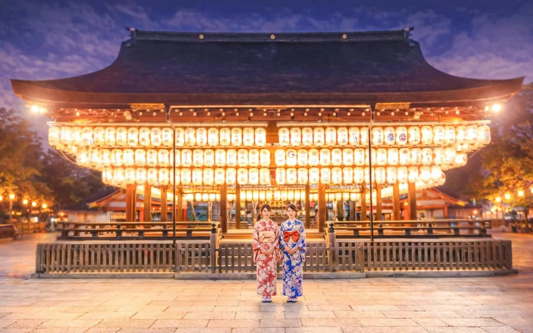 Kyoto Cherry Blossom Night Tour: Hanami, Maruyama Park, Izakaya, and Yasaka Shrine Image 12
