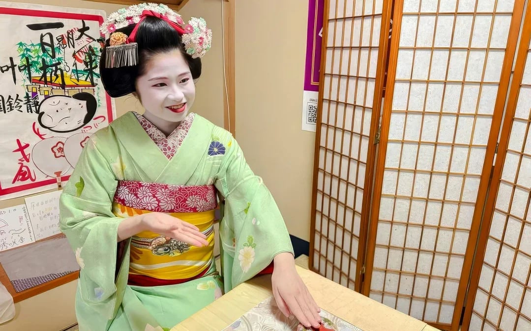 Kyoto: Dine with a Maiko – Kaiseki Meal, Live Dance, Tea Ceremony & Q&A Image 8