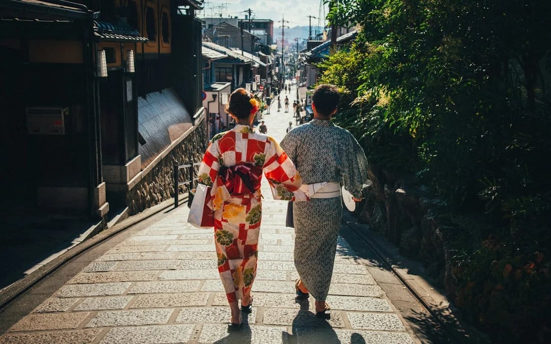 Kyoto Early Morning Guided Tour of Fushimi Inari, Nijo Castle, and Kinkaku-ji Image 1