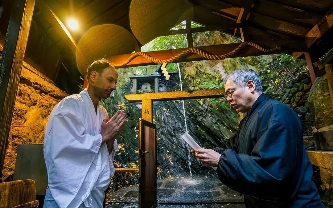 Kyoto Fushimi Inari Hidden Waterfall: Sacred Takigyo Ritual Experience Image 1