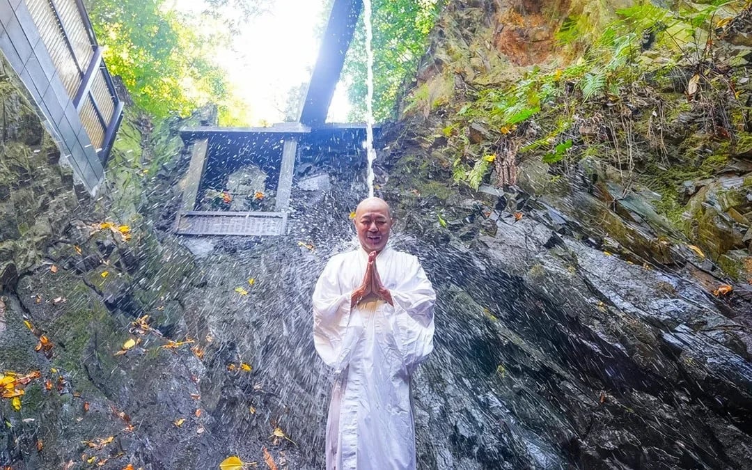 Kyoto Fushimi Inari Hidden Waterfall: Sacred Takigyo Ritual Experience Image 2