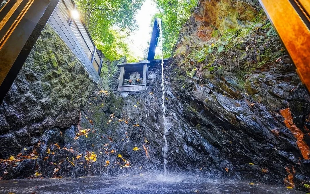 Kyoto Fushimi Inari Hidden Waterfall: Sacred Takigyo Ritual Experience Image 11