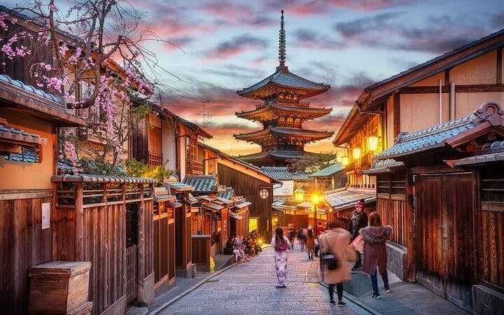 Kyoto Gion Walking Tour of Hidden Gems and Geisha Culture with Local Guide Image 2