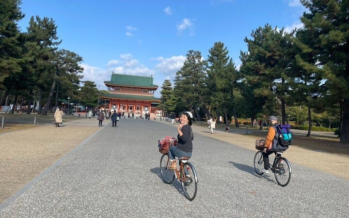 Kyoto Guided Bike Tour with Japanese Lunch and UNESCO Zen Temple Visits Image 1