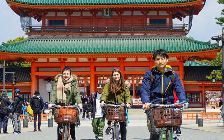 Kyoto Guided Bike Tour with Japanese Lunch and UNESCO Zen Temple Visits Image 3