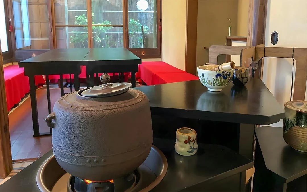 Kyoto Imperial Palace Area: Kimono Tea Ceremony in a 140-Year-Old Machiya Image 6