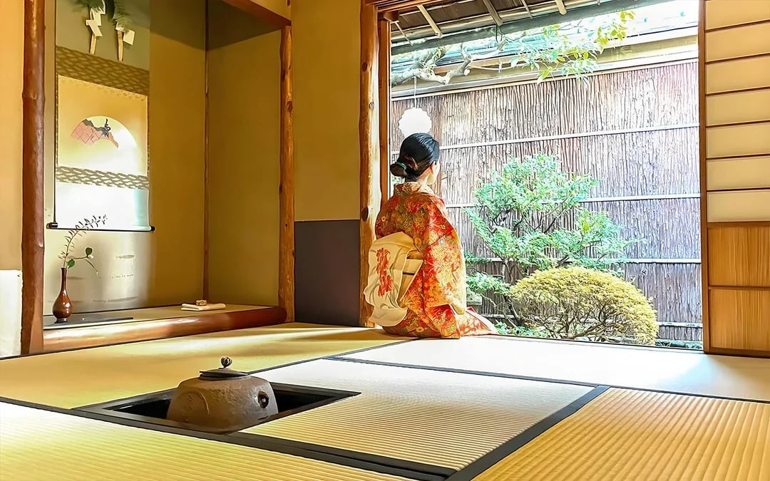 Kyoto Imperial Palace Area: Kimono Tea Ceremony in a 140-Year-Old Machiya Image 8