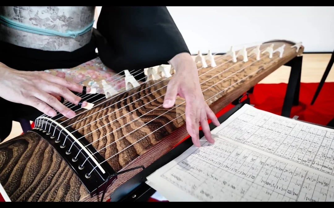 Kyoto: Japanese Traditional Instrument "KOTO" Lesson with Master Image 6