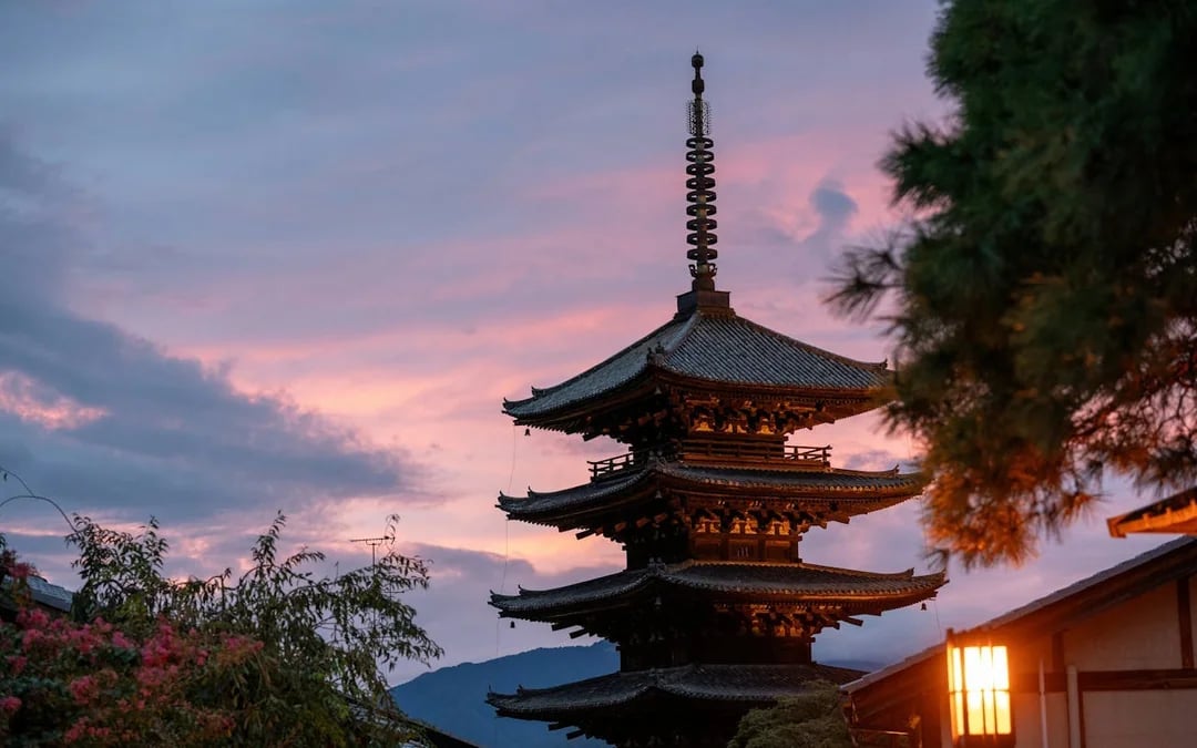 Kyoto Night Walking Tour of Fushimi Inari, Gion, and Izakaya Food Experience Image 1