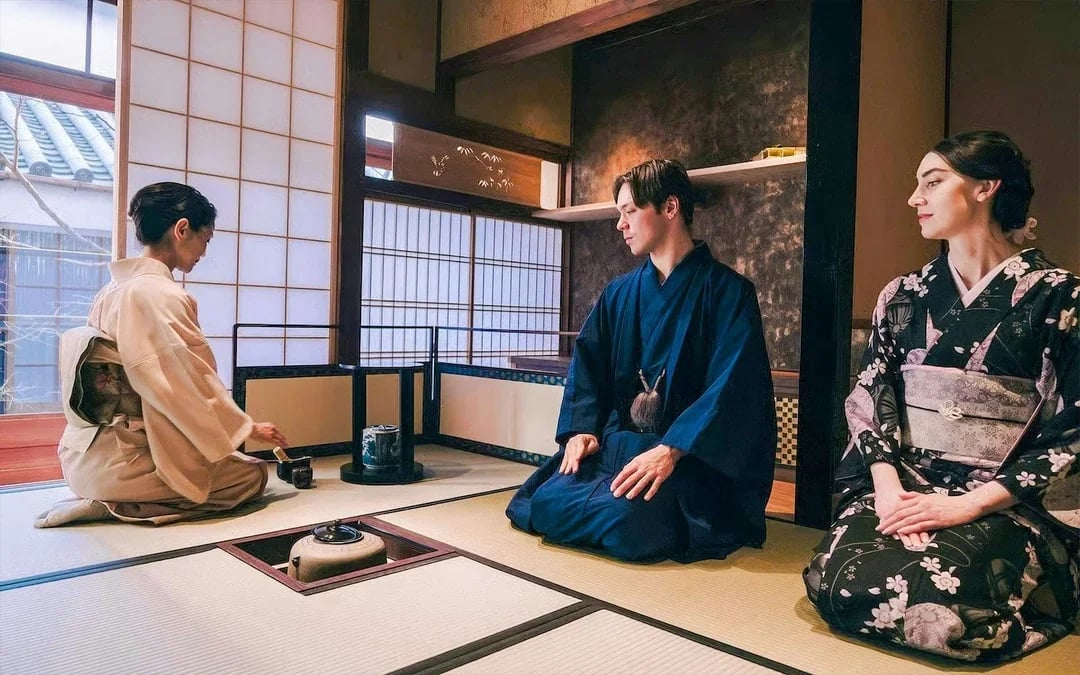 Kyoto Nishiki Market Area: Kimono & Tea Ceremony Experience Image 6