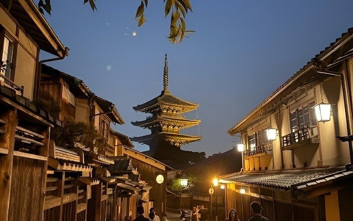 Kyoto: Private Gion Geisha District & Hidden Gems Tour Image 3