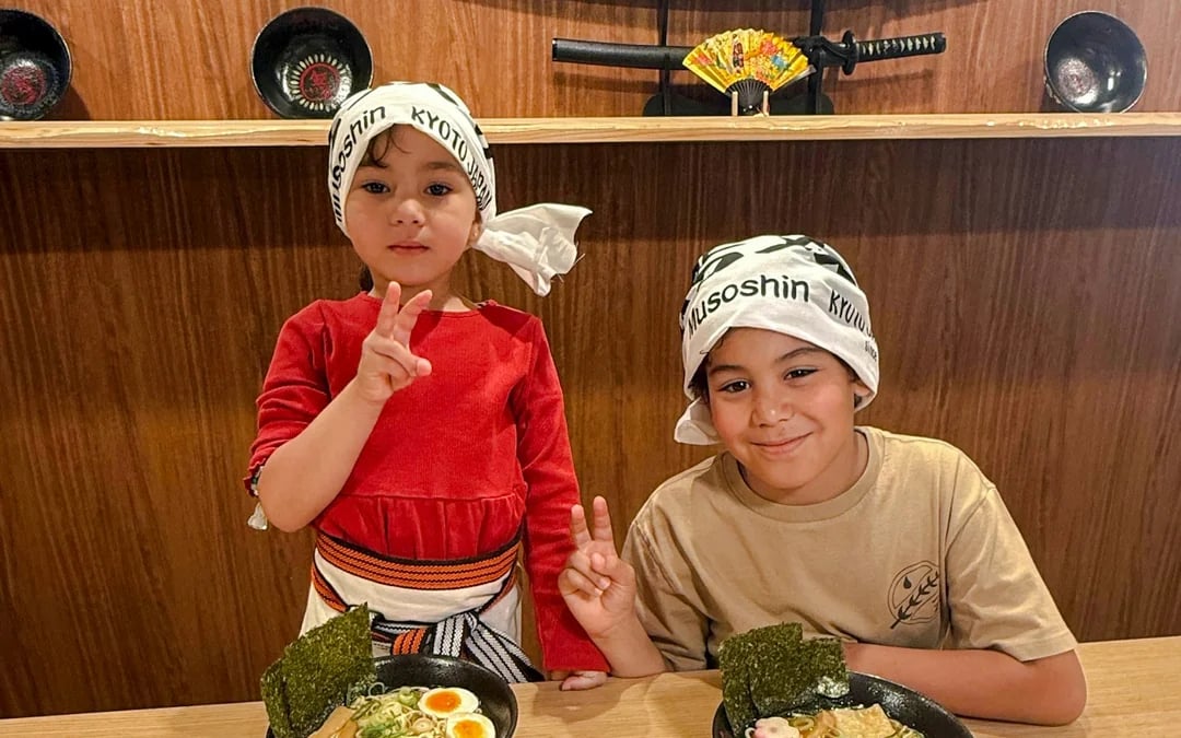 Kyoto Ramen-Making Cooking Class with Bowl Painting in Gion Image 6