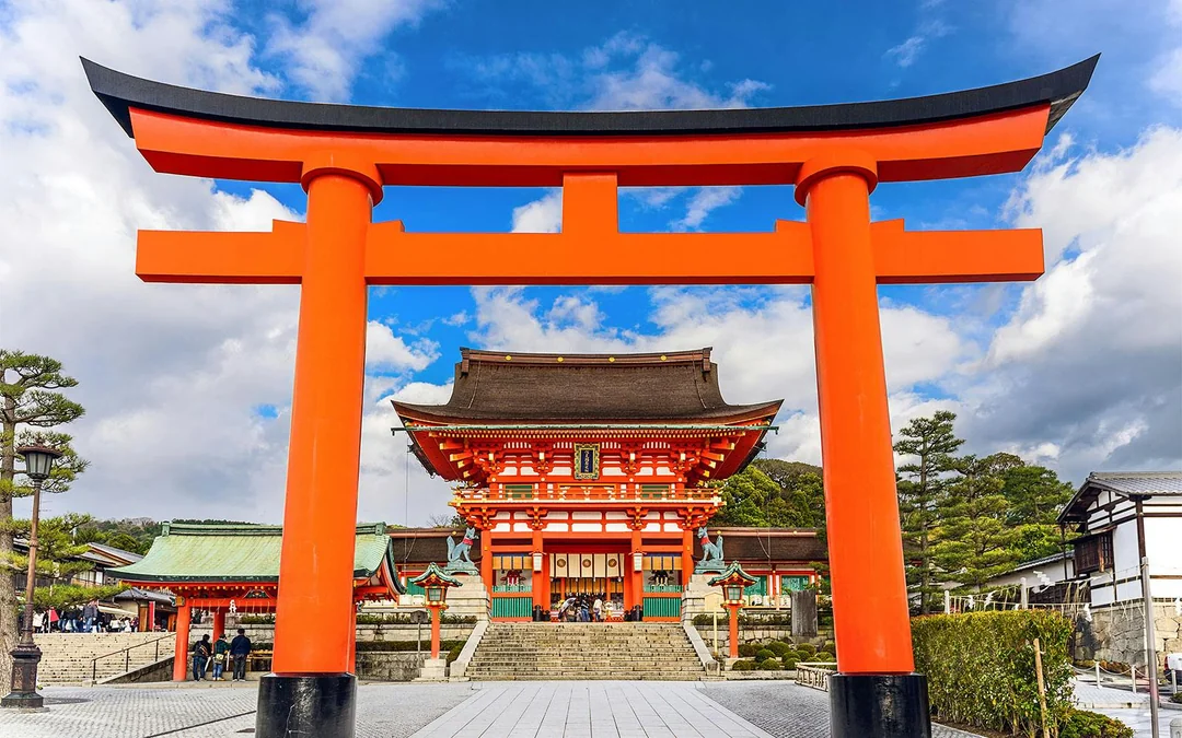 Kyoto's Top Temples Guided Tour: Fushimi Inari, Kiyomizu-dera & Kinkaku-ji from Osaka/Kyoto Image 2