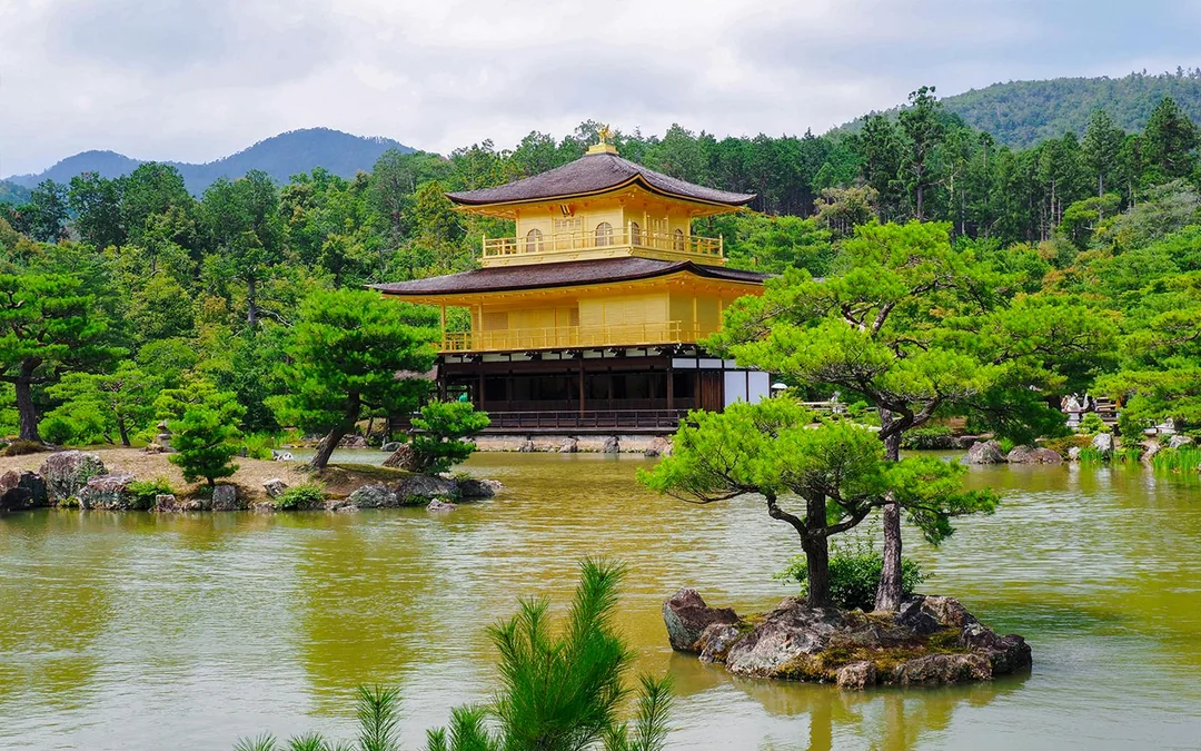 Kyoto's Top Temples Guided Tour: Fushimi Inari, Kiyomizu-dera & Kinkaku-ji from Osaka/Kyoto Image 5