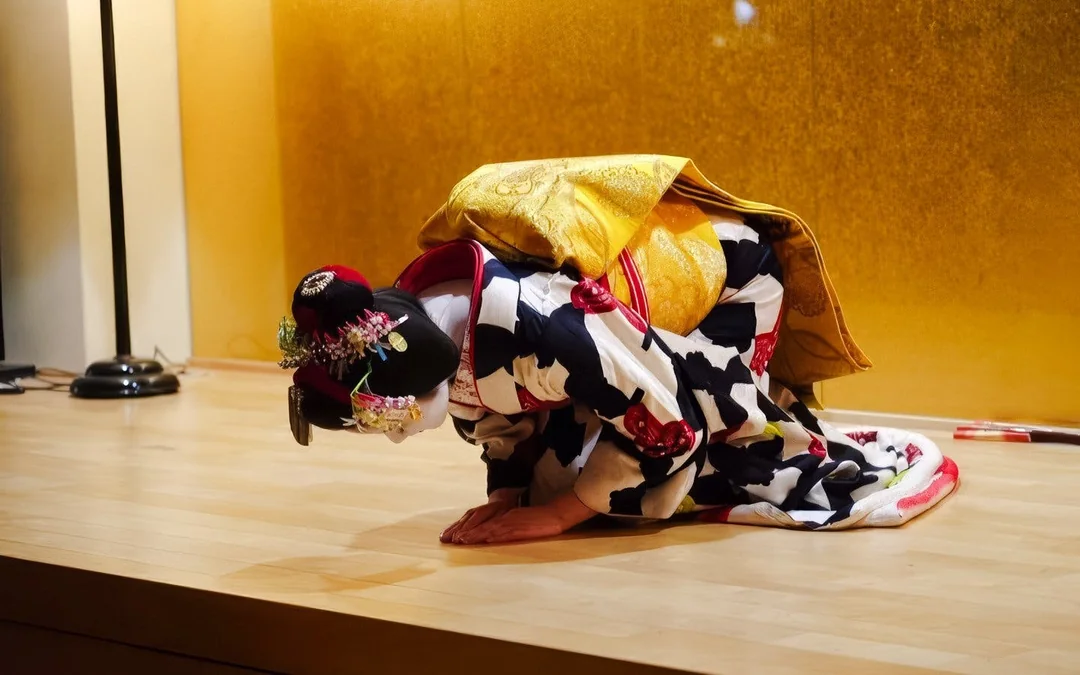 Kyoto: Sit with a Real Geisha – Tea Ceremony, Traditional Dance & Snacks Image 2
