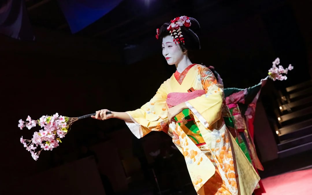 Kyoto Sumo Entertainment Show with Chicken Hot Pot and Photo Image 11
