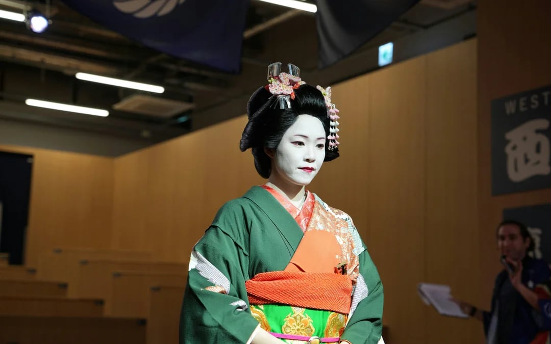 Kyoto Sumo Entertainment Show with Chicken Hot Pot and Photo Image 9