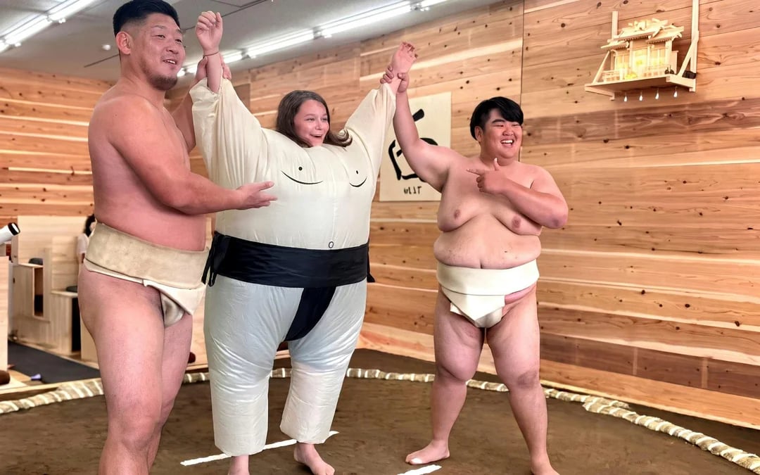 Kyoto Sumo Show with Drinks and Photo Image 3