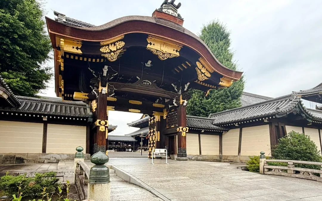 Kyoto Temple Morning Buddhist Ritual Small-Group Walking Tour Image 5