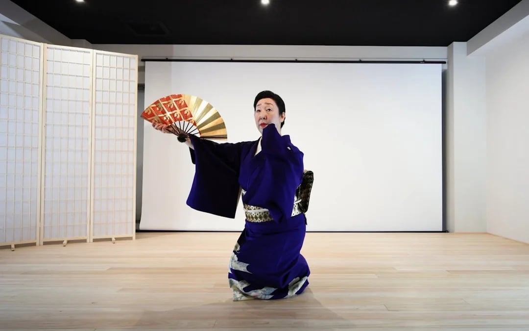 Kyoto: Traditional Japanese Dance Workshop with Certificate Image 3