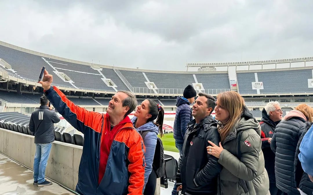 La Bombonera & River Plate Guided Tour Image 11