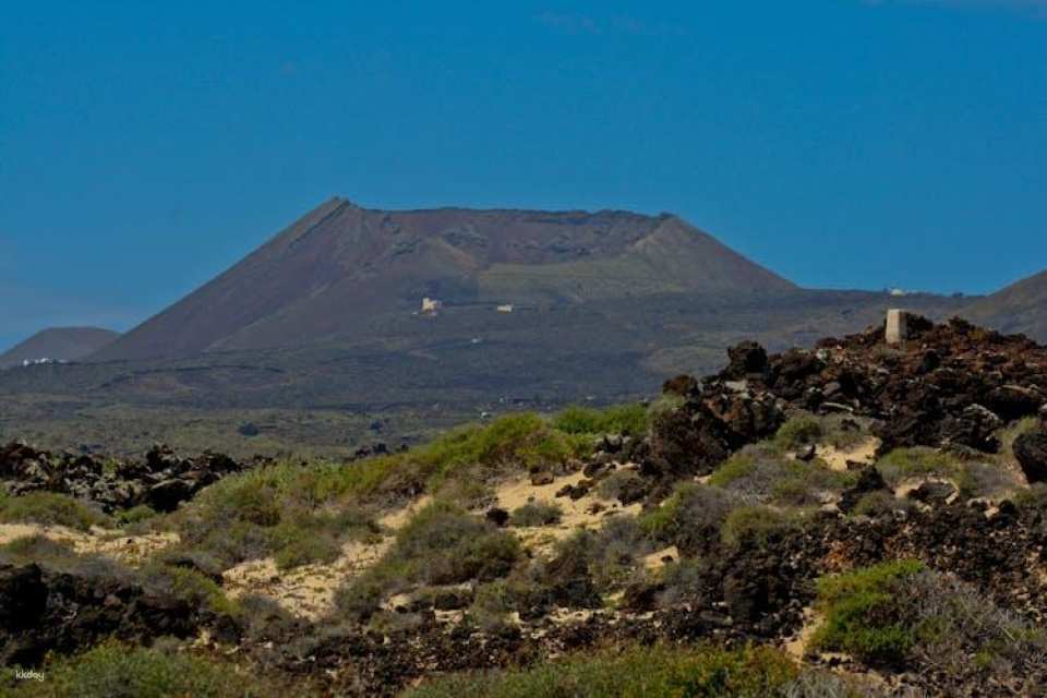 La Corona Volcano Trekking Tour
