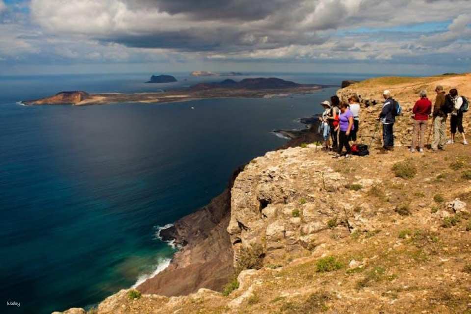 La Corona Volcano Trekking Tour