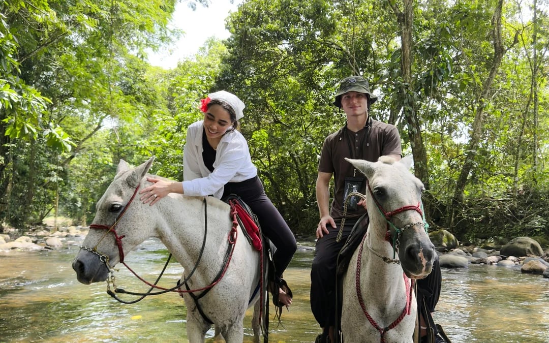 La Fortuna Horseback Riding Tour with River Crossing Image 4