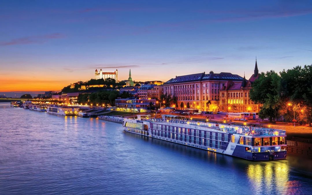 La Marina Seine River Dinner Cruise with French Menu Image 2
