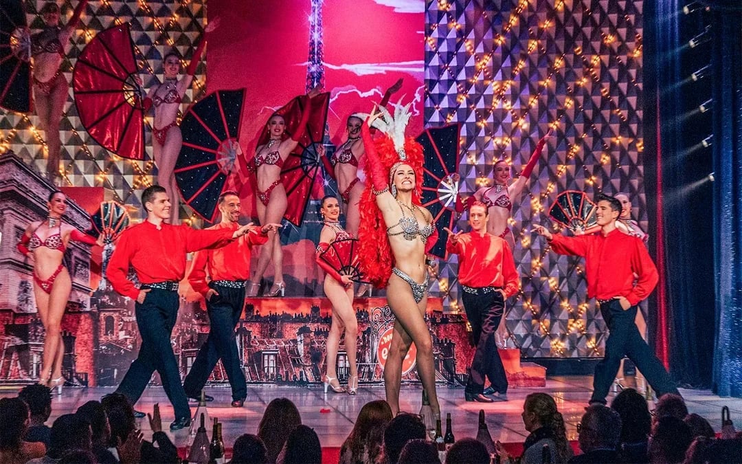 La Nouvelle Eve Cabaret Show with Champagne Image 2