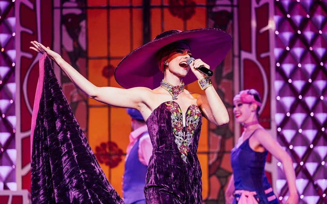 La Nouvelle Eve Cabaret Show with Champagne Image 4