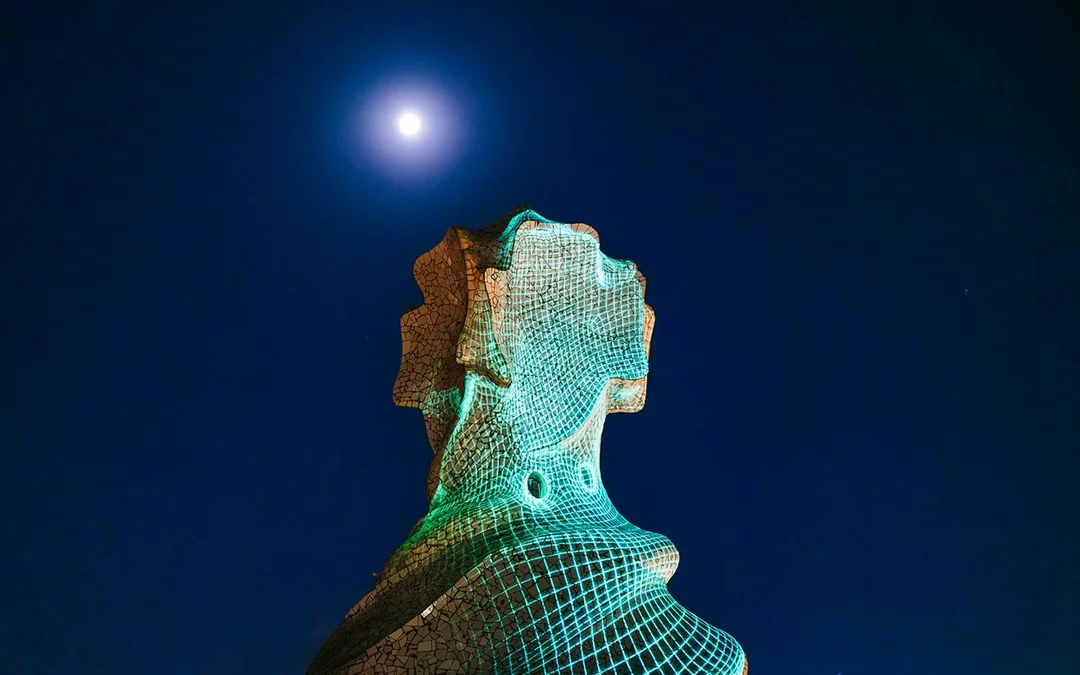 La Pedrera-Casa Milà Night Guided Tour Image 12