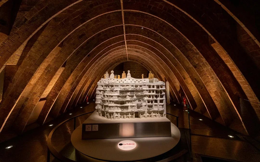 La Pedrera-Casa Milà Night Guided Tour Image 10