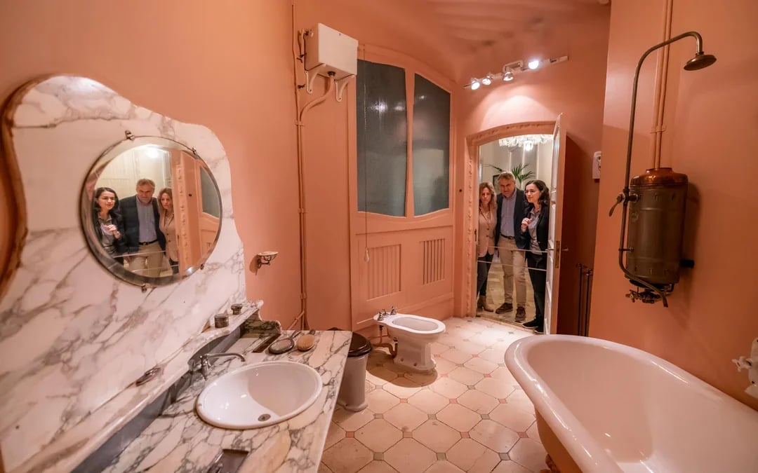 La Pedrera: Premium Small-Group Tour with Exclusive Access & Cava Image 8