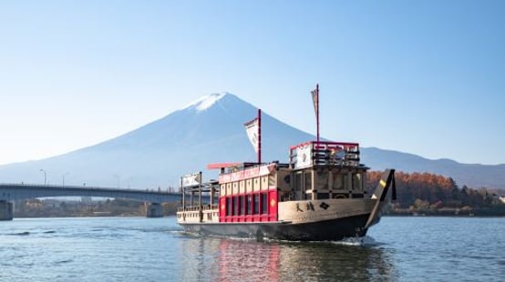 Lake Kawaguchiko Sightseeing Boat "Appare"
