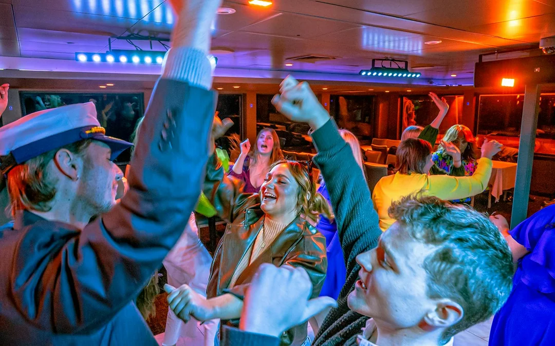 Lake Michigan Dinner Cruise Image 5