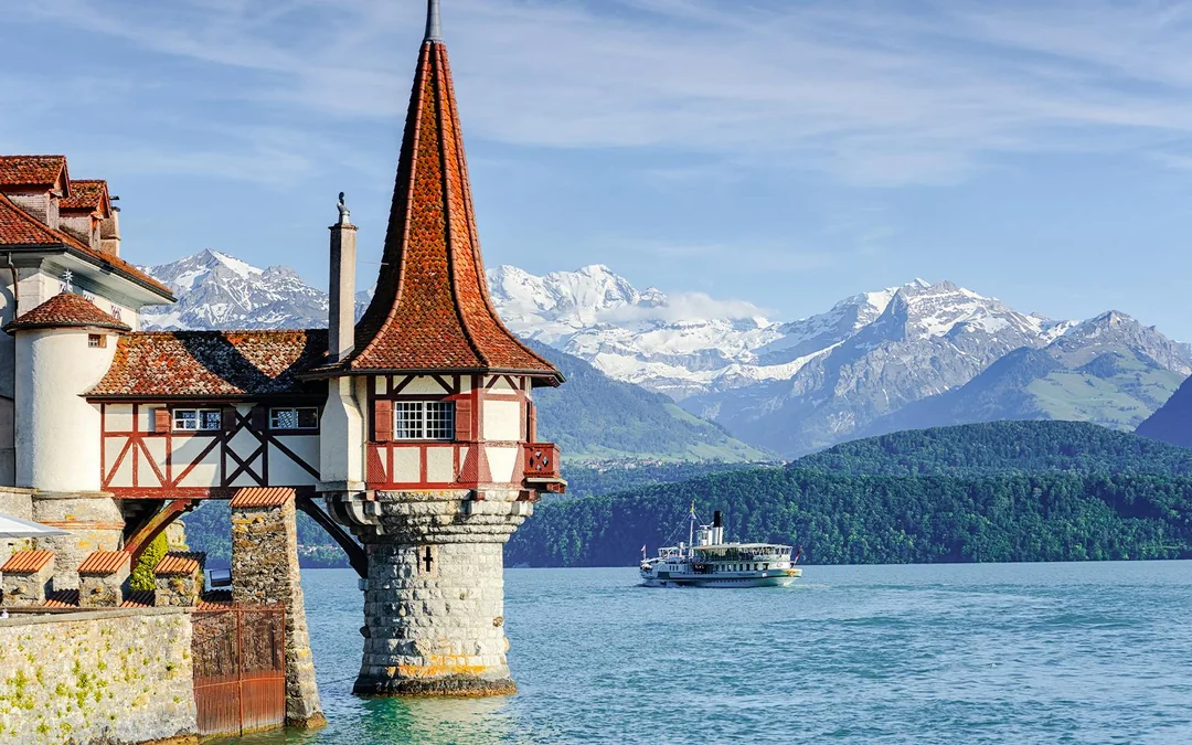 Lake Thun & Lake Brienz Cruise Day Pass Image 2
