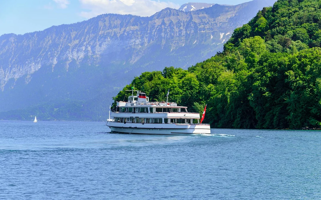 Lake Thun & Lake Brienz Cruise Day Pass Image 5