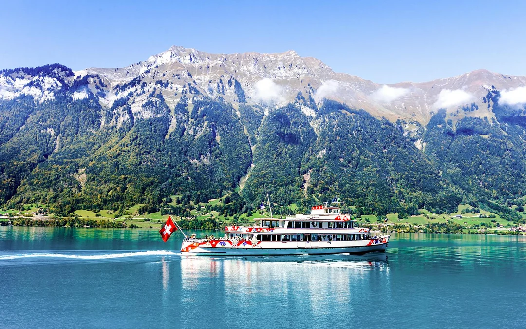 Lake Thun & Lake Brienz Cruise Day Pass Image 8