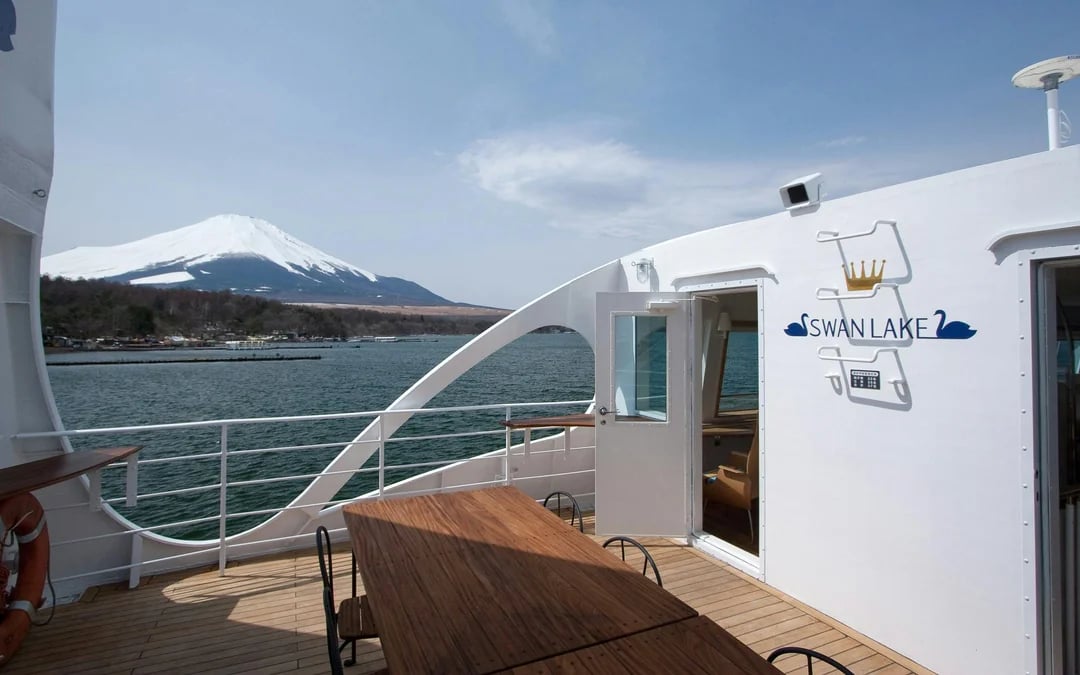 Lake Yamanaka “Swan Lake” Cruise Ticket Image 2