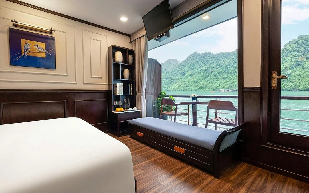 Lan Ha Bay: 2D1N 5-Star Cruise Image 12