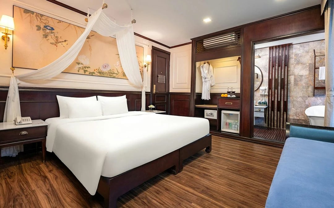 Lan Ha Bay: 2D1N 5-Star Cruise Image 10