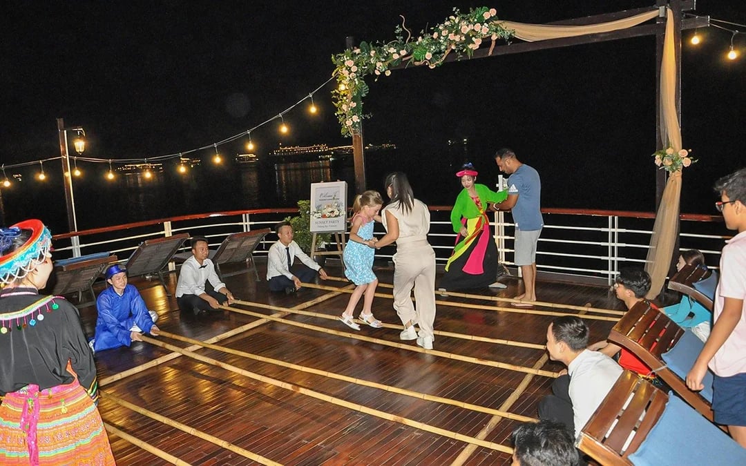 Lan Ha Bay: 3D2N 5-Star Cruise Image 8