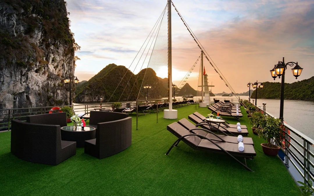 Lan Ha Bay: 4-Star Cruise Image 4