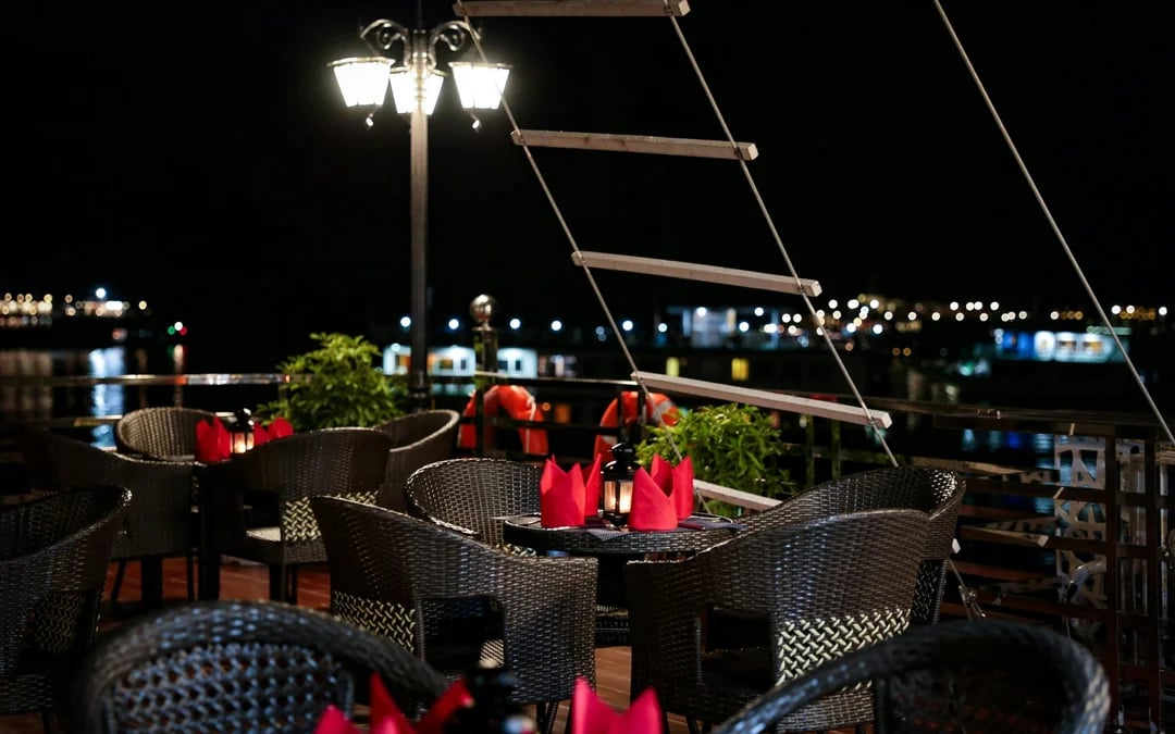 Lan Ha Bay: 4-Star Cruise Image 5