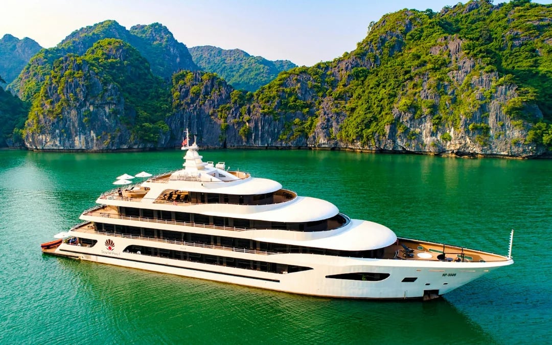 Lan Ha Bay 5-Star Premium 2D1N Cruise with Dark & Bright Cave Image 1